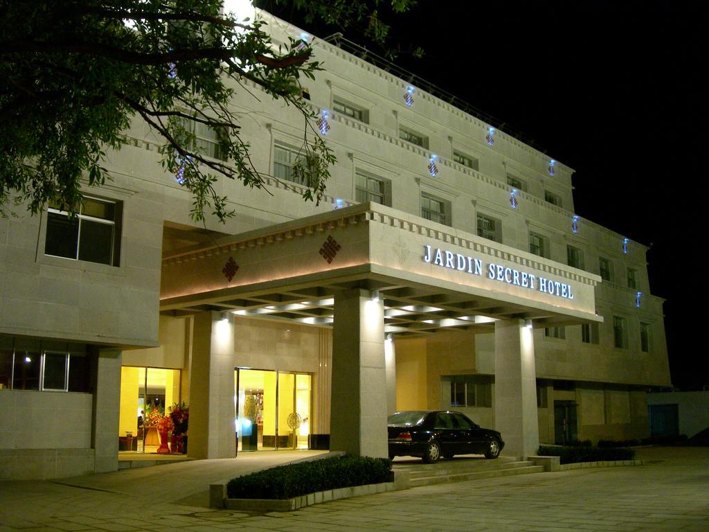 Jardin Secret Hotel Lhasa Exteriör bild